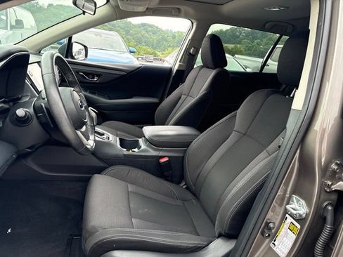 Used 2023 Subaru Outback Premium AWD/4WD image 9