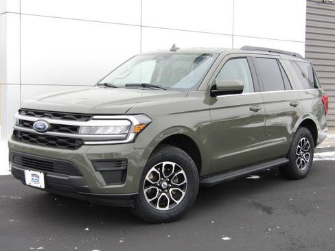 Used 2024 Ford Expedition XLT image 6