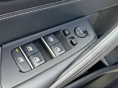 Used 2023 BMW 530i w/ Convenience Package RWD image 19