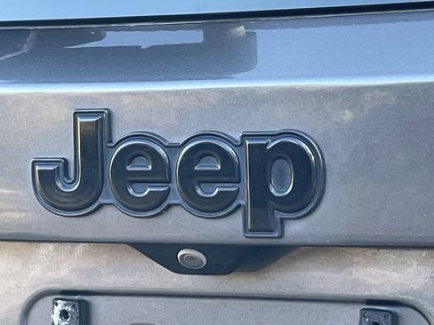 Used 2020 Jeep Renegade Altitude w/ UConnect 8.4 Nav Group image 18