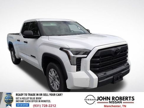 Used 2022 Toyota Tundra SR5 w/ SR5 Convenience Package RWD image 1