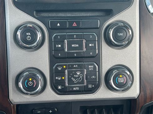 Used 2014 Ford F350 Lariat w/ Chrome Package image 22