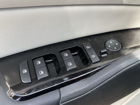 Used 2024 Kia Sportage EX FWD image 11