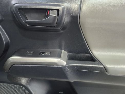 Used 2019 Toyota Tacoma SR5 image 6