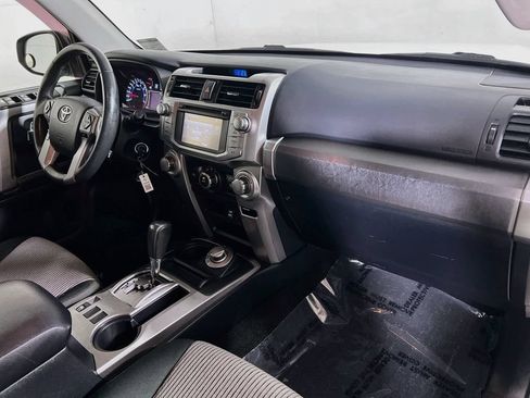 Certified 2018 Toyota 4Runner SR5 AWD/4WD image 25