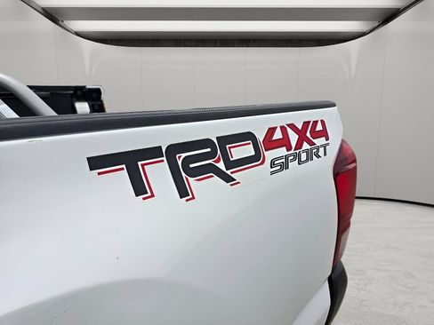 Used 2020 Toyota Tacoma TRD Sport w/ Technology Package AWD/4WD image 30