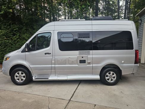 Used 2019 Mercedes-Benz Sprinter 144 image 35