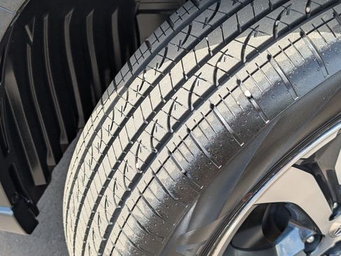 Used 2021 Subaru Outback Touring XT AWD/4WD image 9