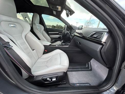Used 2017 BMW M3 RWD image 32