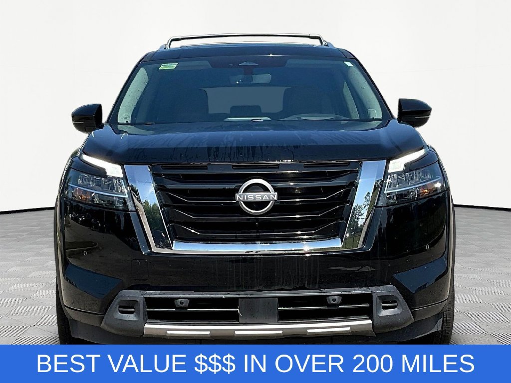 Used 2023 Nissan Pathfinder Platinum w/ Cargo Package AWD/4WD image 2