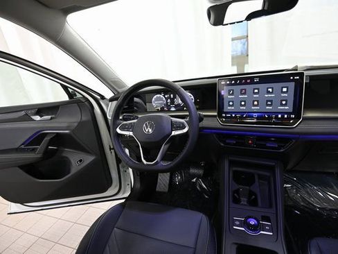 New 2026 Volkswagen Tiguan SE AWD/4WD image 29