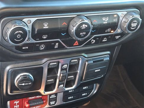 Used 2022 Jeep Wrangler Unlimited Rubicon w/ Steel Bumper Group image 20