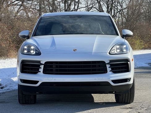 Certified 2022 Porsche Cayenne Platinum Edition image 7