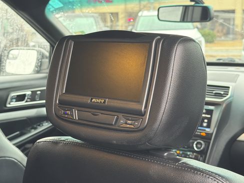 Used 2016 Ford Explorer XLT w/ Equipment Group 202A image 17