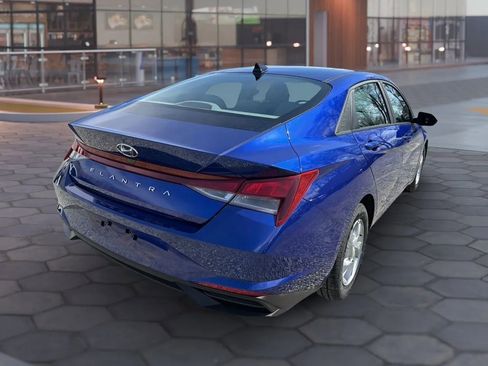 Used 2023 Hyundai Elantra SE FWD image 11
