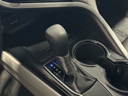 Used 2019 Toyota Camry LE image 21