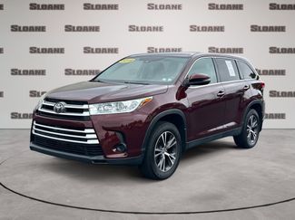 Used 2019 Toyota Highlander LE AWD/4WD video 1