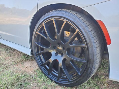 Used 2018 Dodge Charger R/T Scat Pack image 9