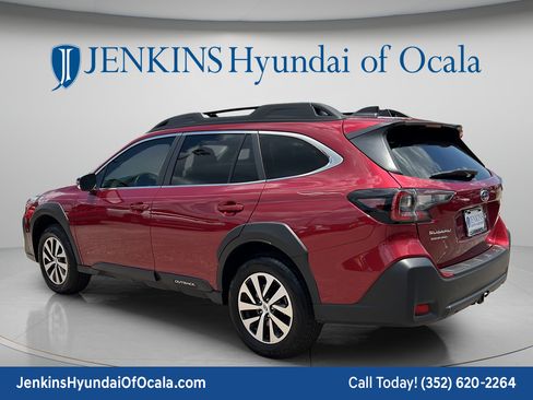 Used 2025 Subaru Outback Premium AWD/4WD image 5