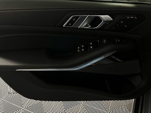 Used 2026 BMW X7 xDrive40i image 29