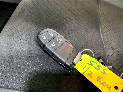 Used 2019 Jeep Grand Cherokee Altitude RWD image 11