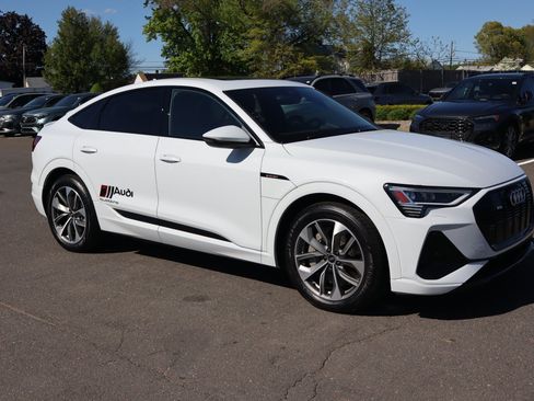 Used 2021 Audi e-tron Premium w/ Black Optic Package AWD/4WD image 4