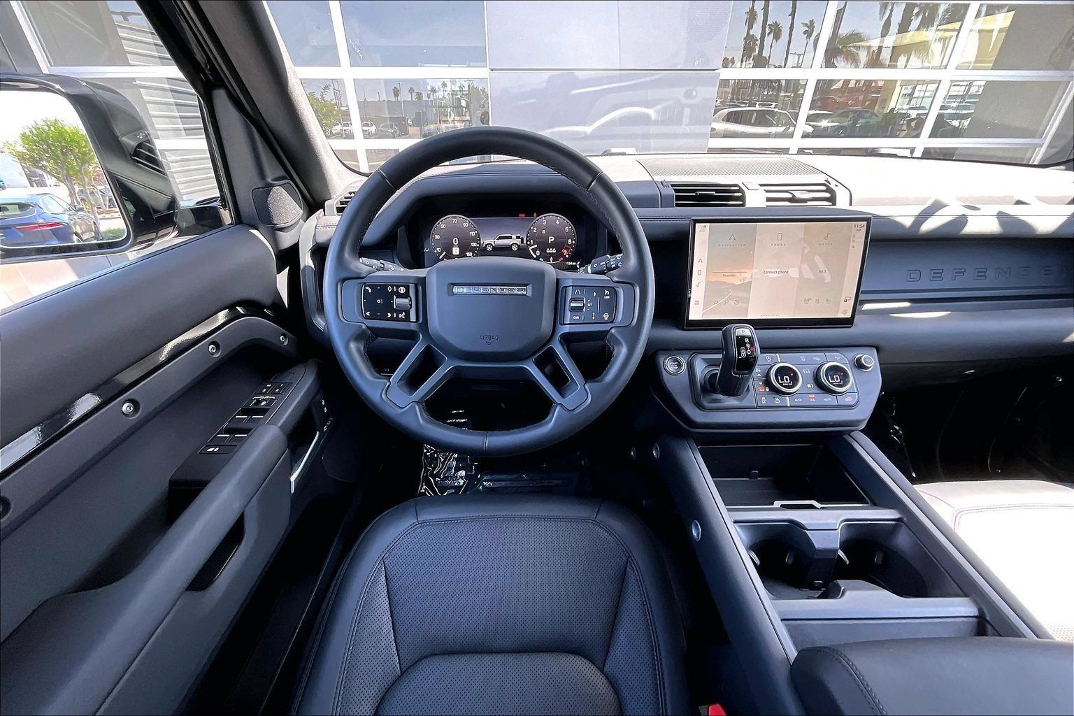 Used 2025 Land Rover Defender 110 X-Dynamic SE AWD/4WD image 5