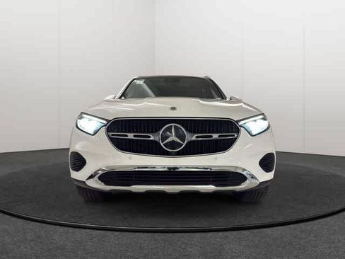 Used 2024 Mercedes-Benz GLC 300 4MATIC image 2