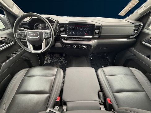 Used 2025 GMC Sierra 1500 SLT image 12