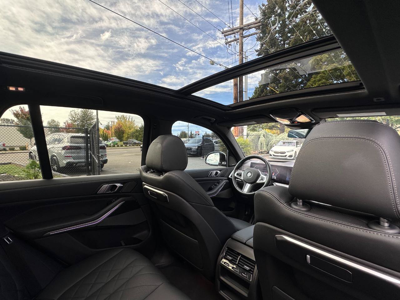 Used 2024 BMW X5 xDrive40i w/ M Sport Package AWD/4WD image 7