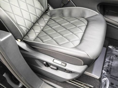 Certified 2025 Volkswagen Atlas SEL Premium R-Line image 38