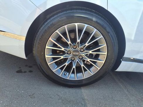 Used 2023 Genesis G80 2.5T image 19