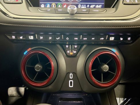 Used 2022 Chevrolet Blazer RS w/ Enhanced Convenience Package image 12