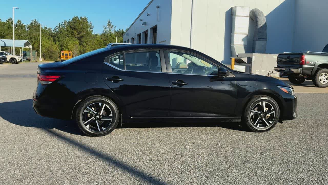 Used 2025 Nissan Sentra SV FWD image 9