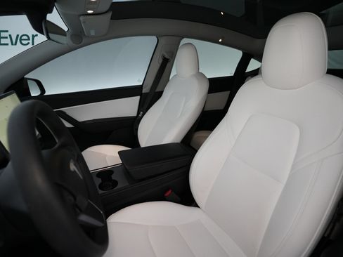 Used 2022 Tesla Model Y Performance AWD/4WD image 4