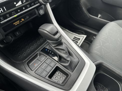 Used 2021 Toyota RAV4 XLE image 23