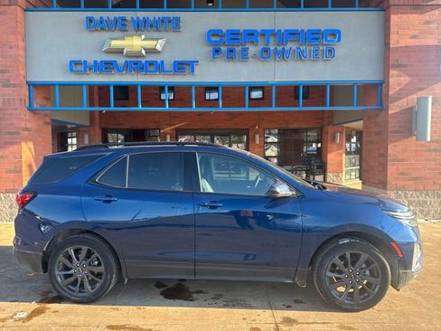 Used 2022 Chevrolet Equinox RS w/ LPO, Floor Liner Package image 11