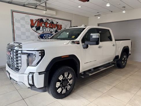 Used 2024 GMC Sierra 3500 Denali w/ Technology Package image 1