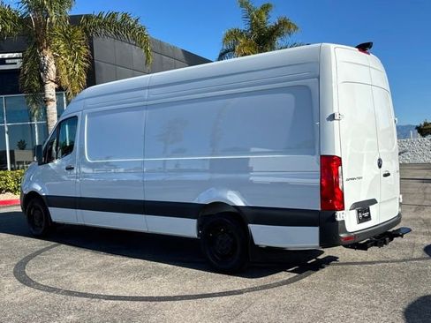 Used 2025 Mercedes-Benz Sprinter 2500 image 8