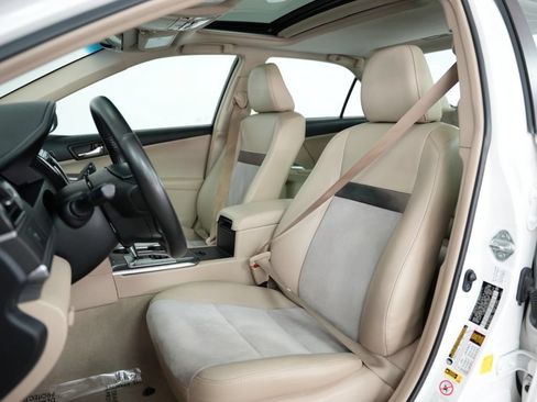 Used 2012 Toyota Camry XLE w/ Leather Pkg FWD image 47