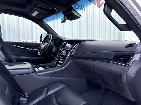 Used 2019 Cadillac Escalade ESV Platinum image 50
