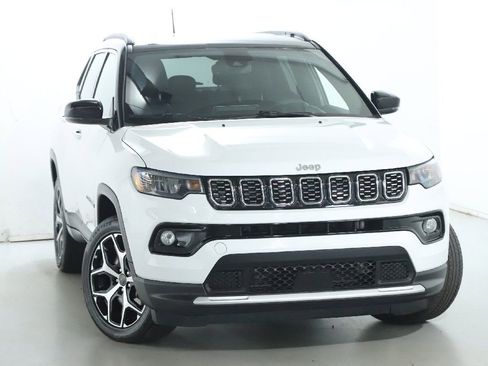 Used 2025 Jeep Compass Limited AWD/4WD image 2