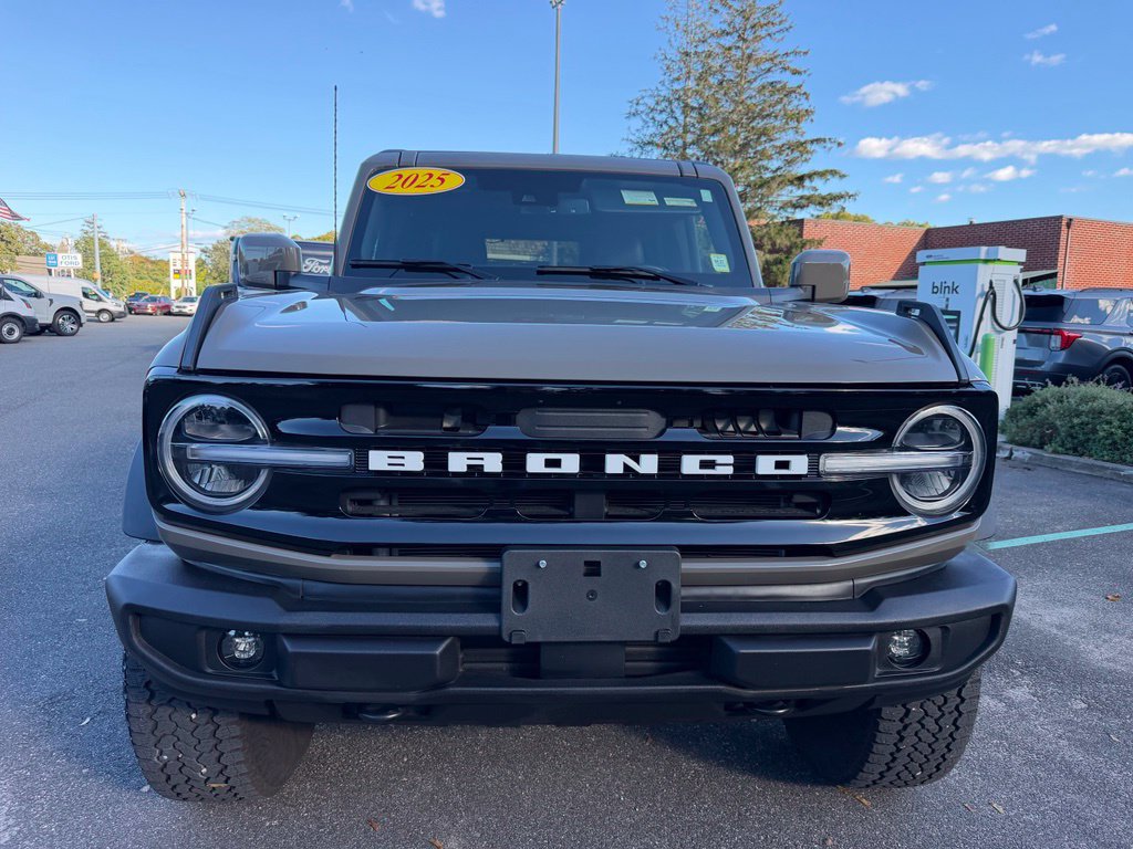 Certified 2025 Ford Bronco Outer Banks w/ Sasquatch Package AWD/4WD image 2
