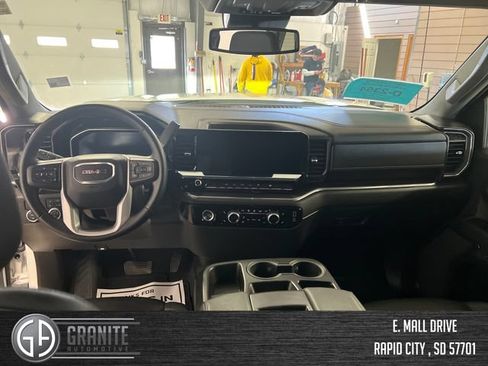 Used 2024 GMC Sierra 1500 SLT AWD/4WD image 21