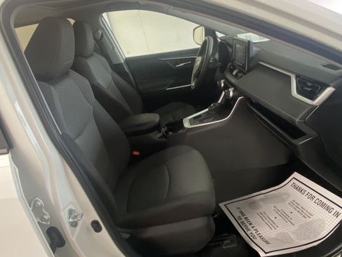 Used 2019 Toyota RAV4 XLE w/ Convenience Package AWD/4WD image 9