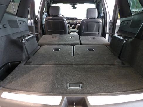 Used 2024 Cadillac XT4 Premium Luxury image 25