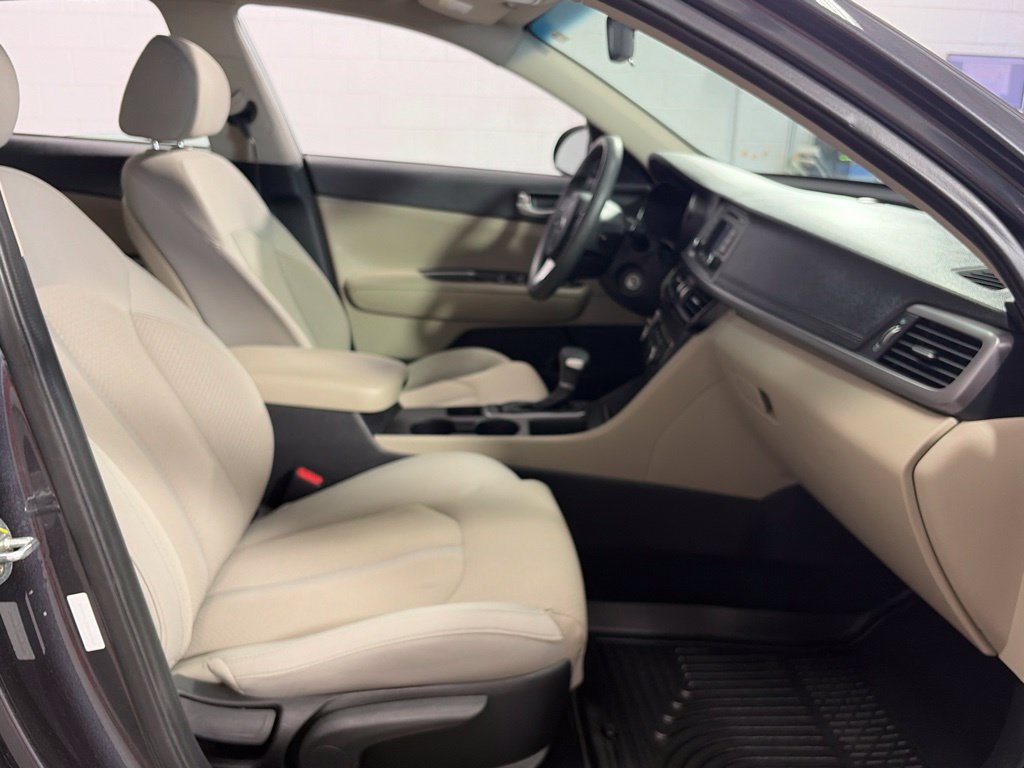 Used 2017 Kia Optima LX FWD image 30