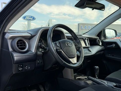 Used 2017 Toyota RAV4 XLE AWD/4WD image 13