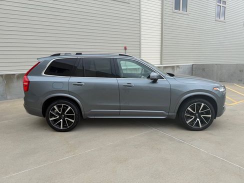 Used 2018 Volvo XC90 T6 Momentum w/ Convenience Package AWD/4WD image 2