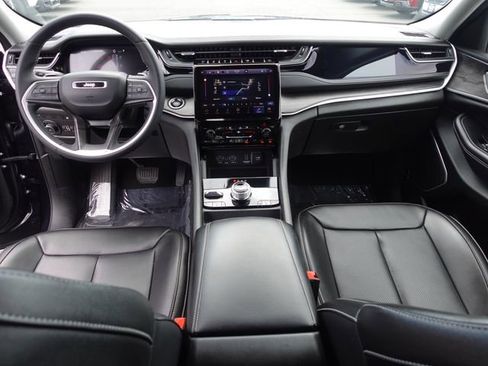 Used 2023 Jeep Grand Cherokee 4WD 4xe w/ Luxury Tech Group II image 25